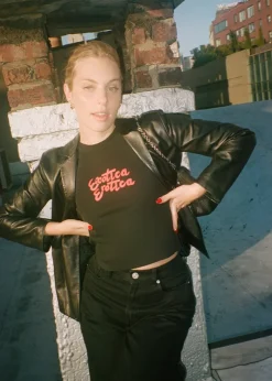 Exotica Erotica Tee -^Réalisation Par Outlet