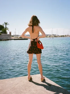 The Leila -^Réalisation Par Online