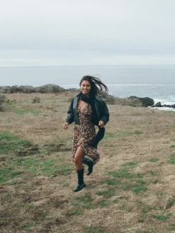 The Monica -^Réalisation Par Hot